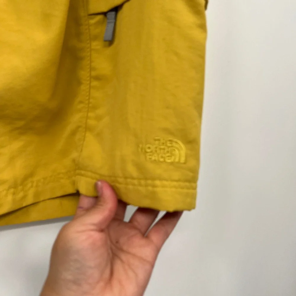 The North Face XXL Class V Belted Cargo Shorts Mens Yellow Nylon Hiking Gorpcore